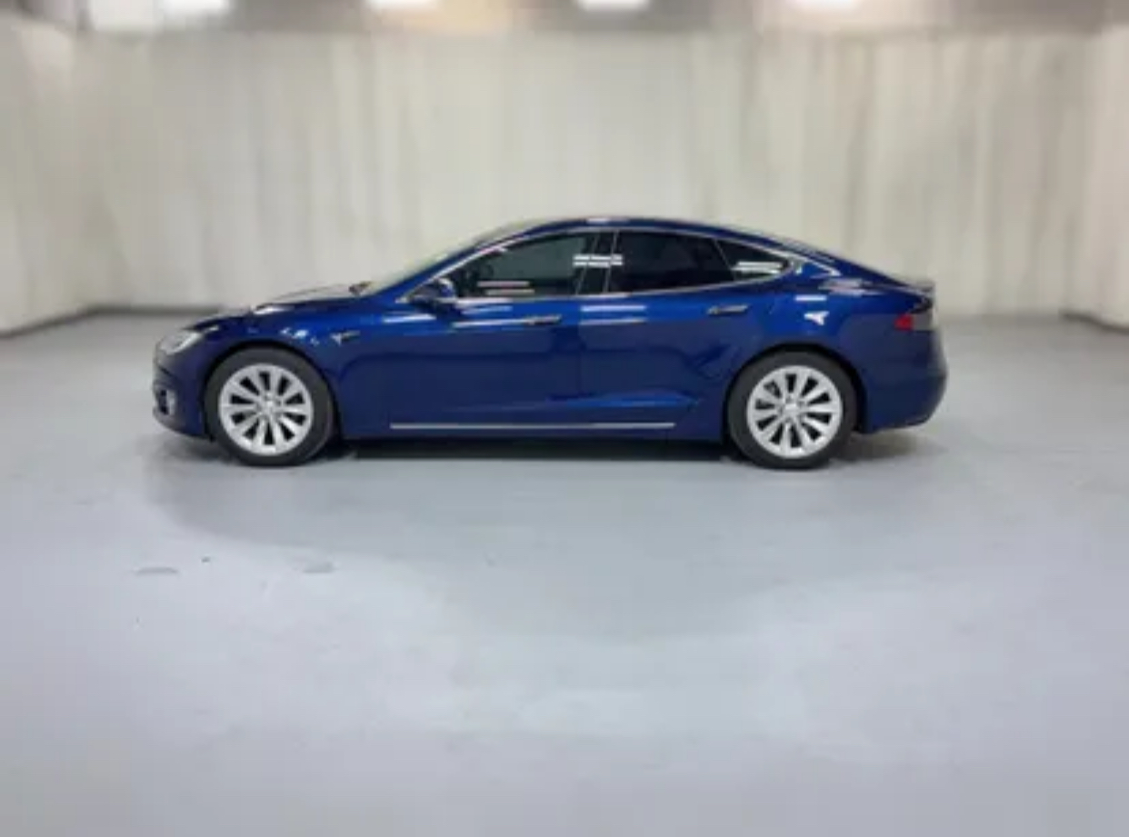 2020 Tesla Model S - View 2