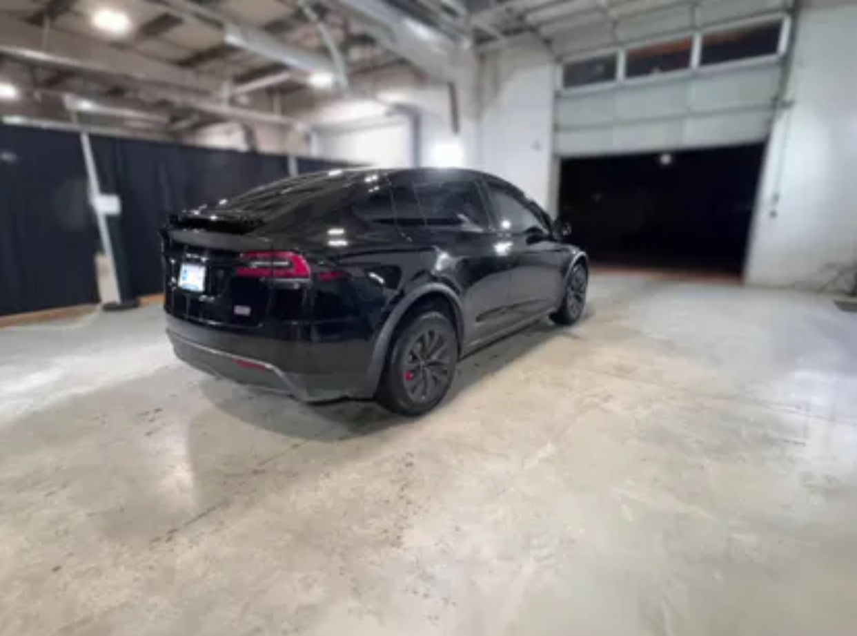 2024 Tesla Model X - View 3