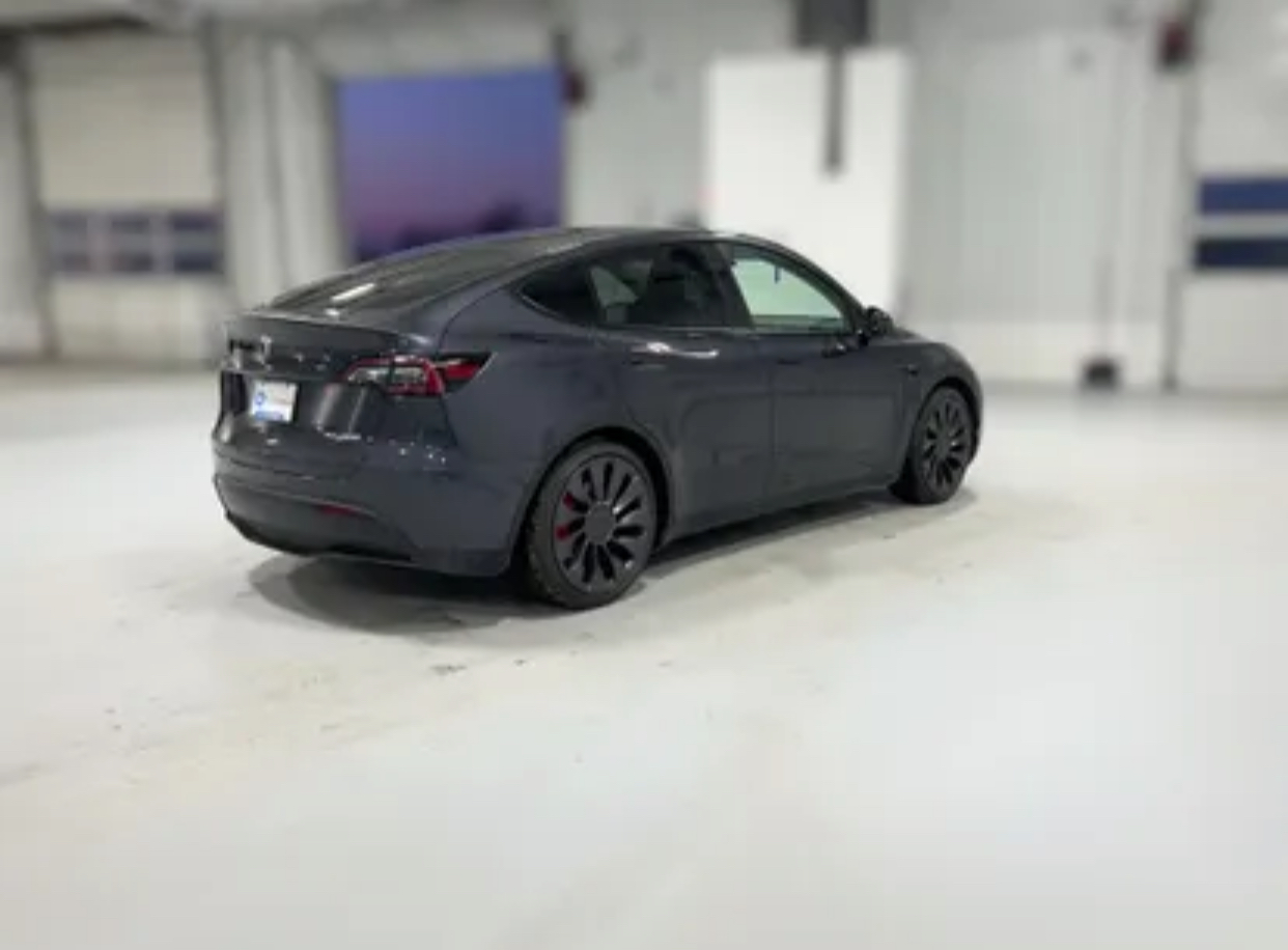 2024 Tesla Model Y - View 4