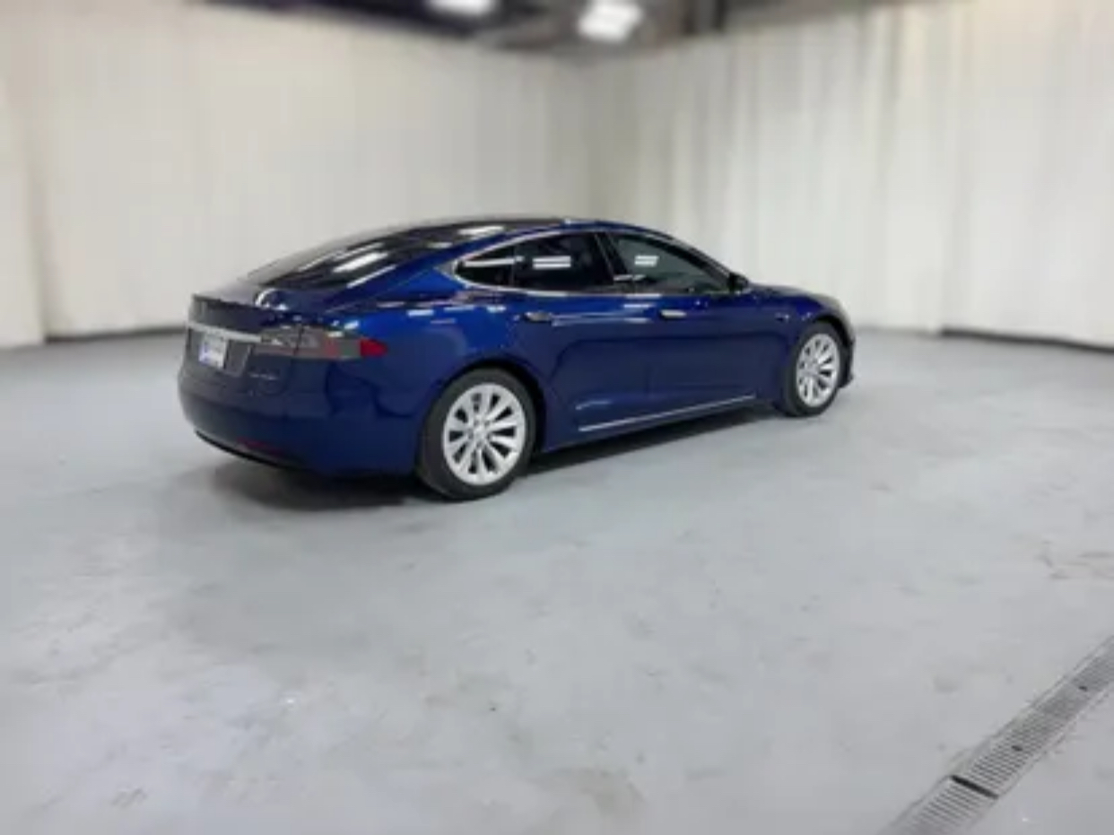 2020 Tesla Model S - View 4